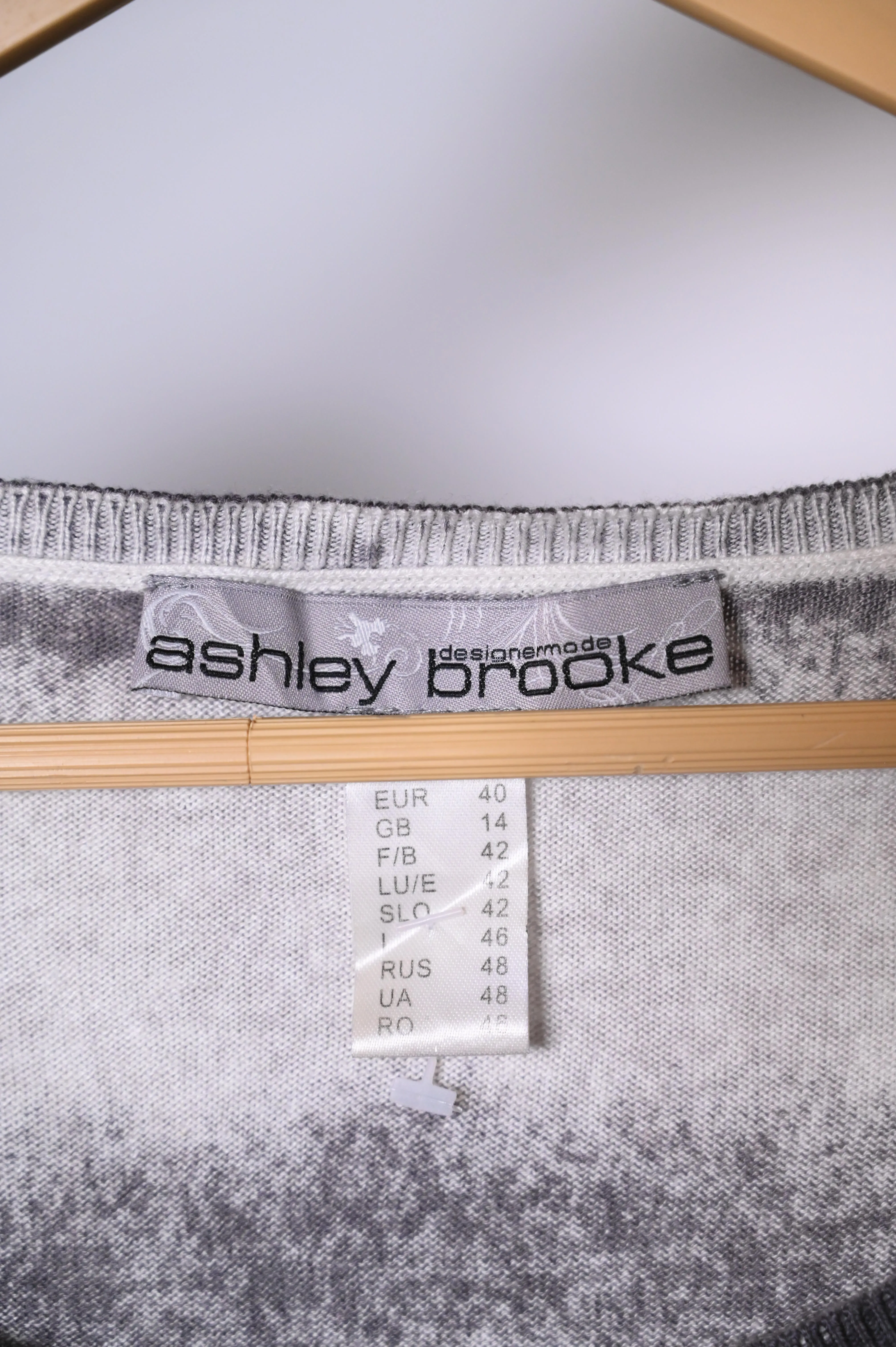 Ashley Brooke White and Grey Sweatshirt - Small