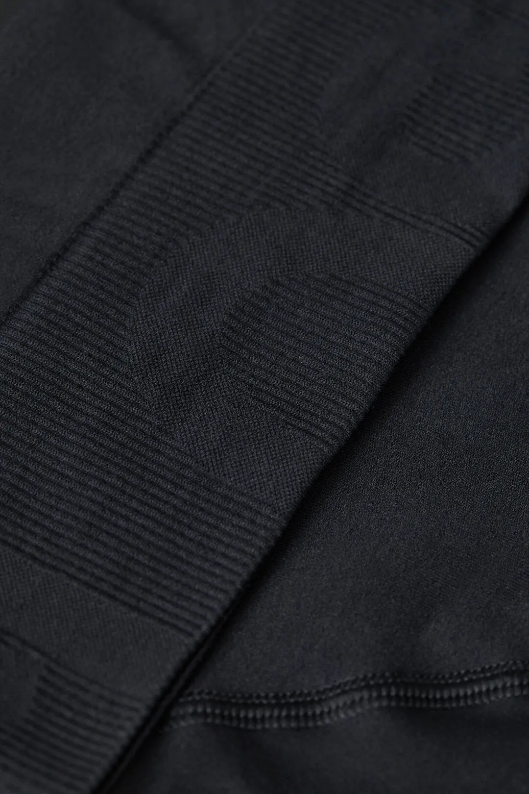 Closed Cropped Reglan Longsleeve