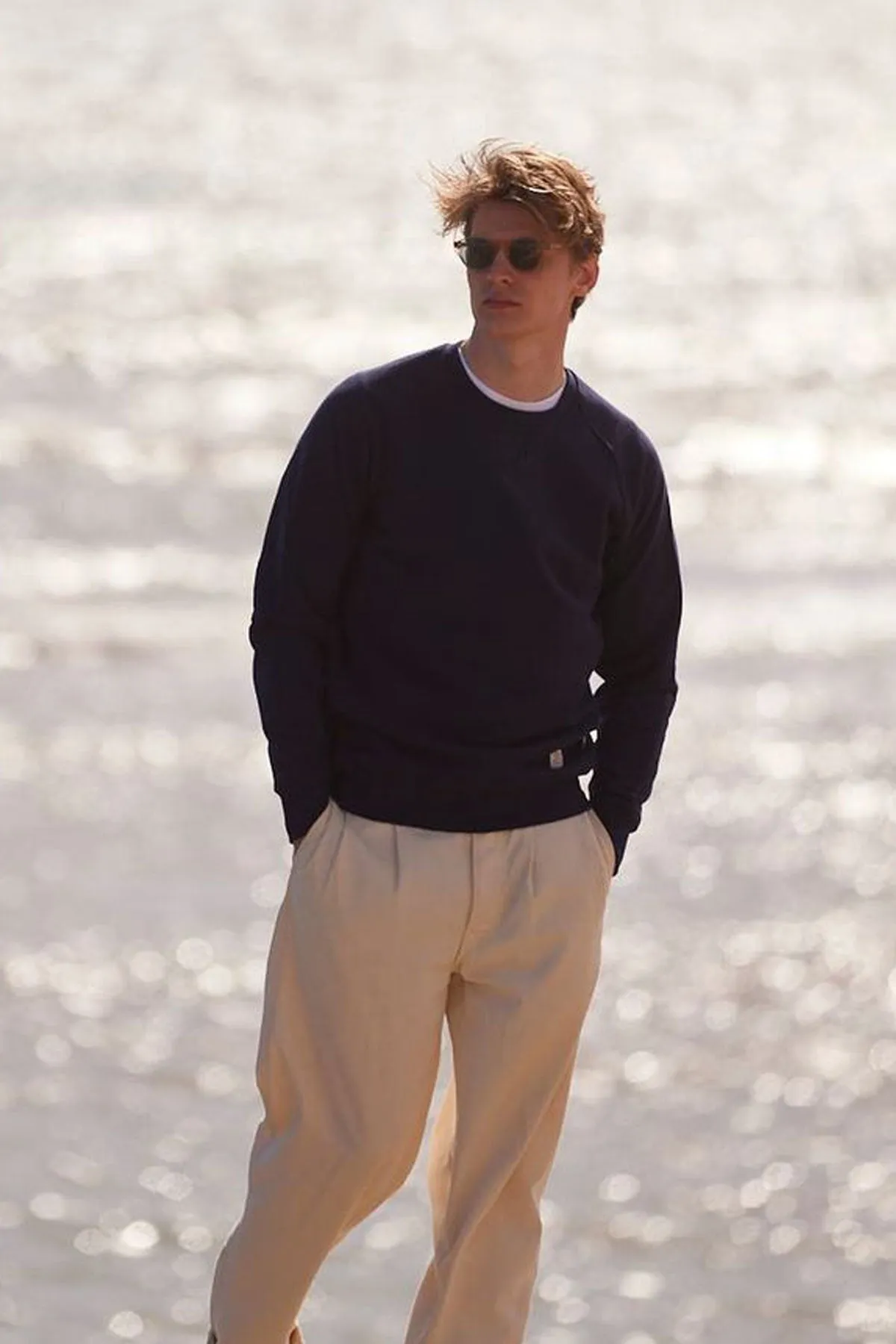Peregrine - Classic Sweatshirt in Navy